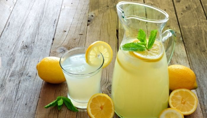 Limonade maison à la menthe