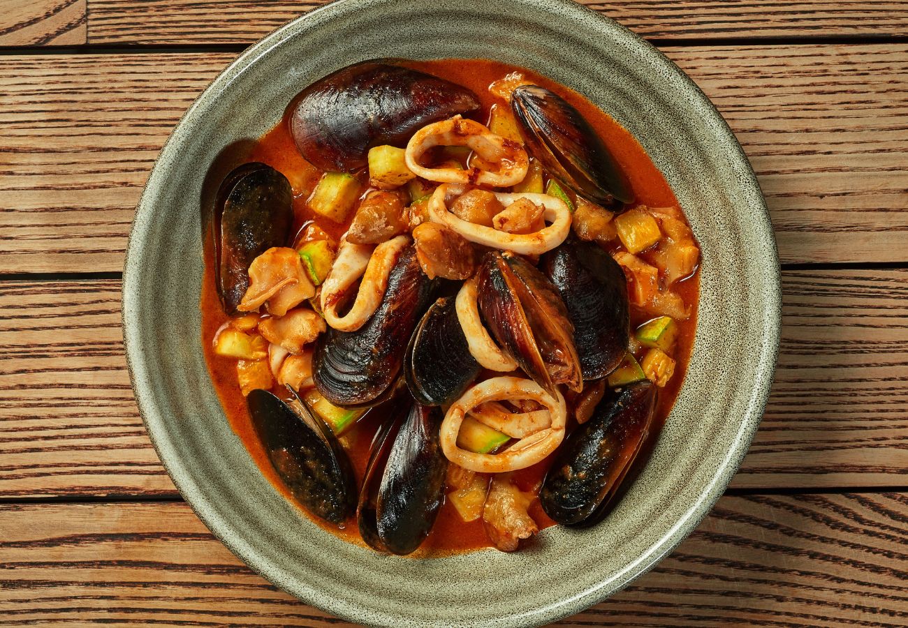 Zarzuela aux poissons et fruits de mer de grand-mère, la recette traditionnelle catalane qui vous surprendra